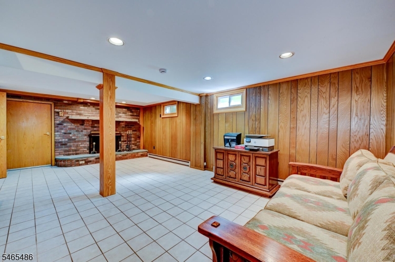 13 Graham Pl Property Photo 10