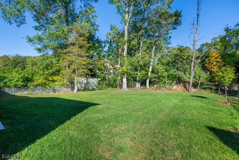 25 Sunset Ter Property Photo 4