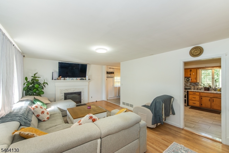 25 Sunset Ter Property Photo 8