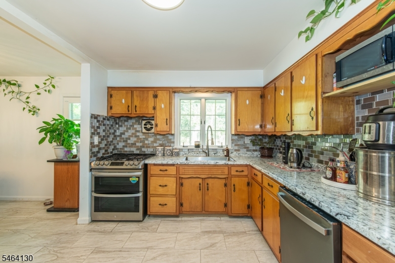25 Sunset Ter Property Photo 11