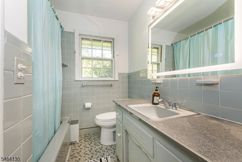 25 Sunset Ter Property Photo 17