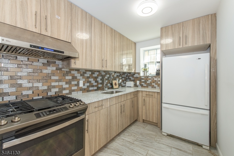 25 Sunset Ter Property Photo 21