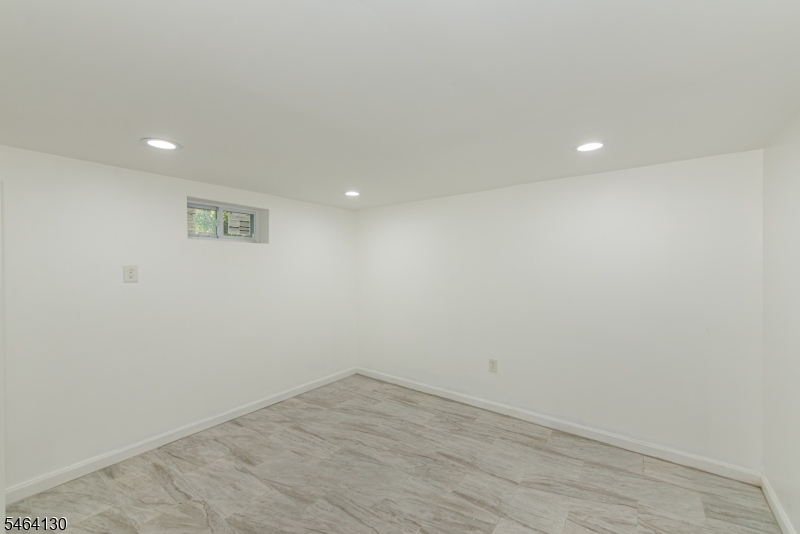 25 Sunset Ter Property Photo 29