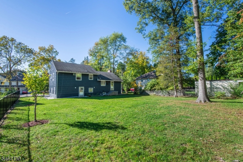 25 Sunset Ter Property Photo 32