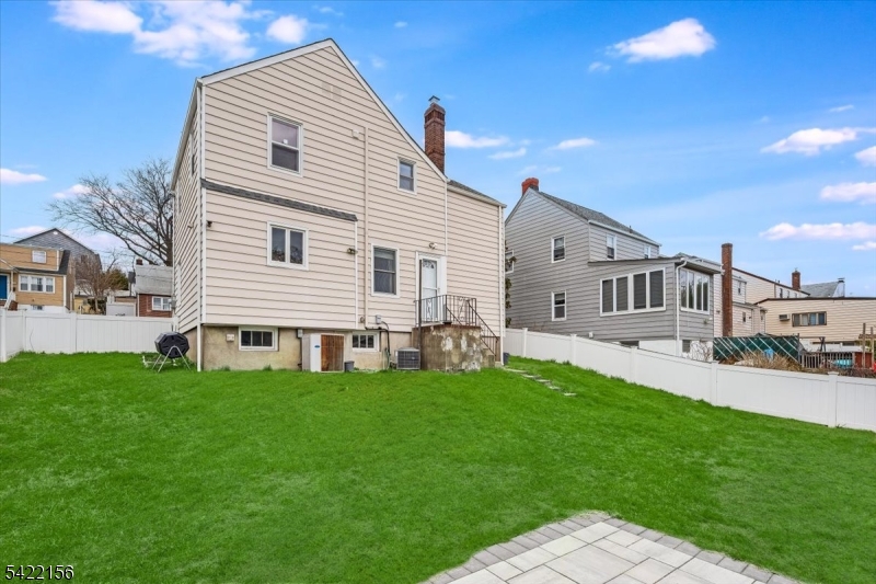 36 Hoover St Property Photo 20
