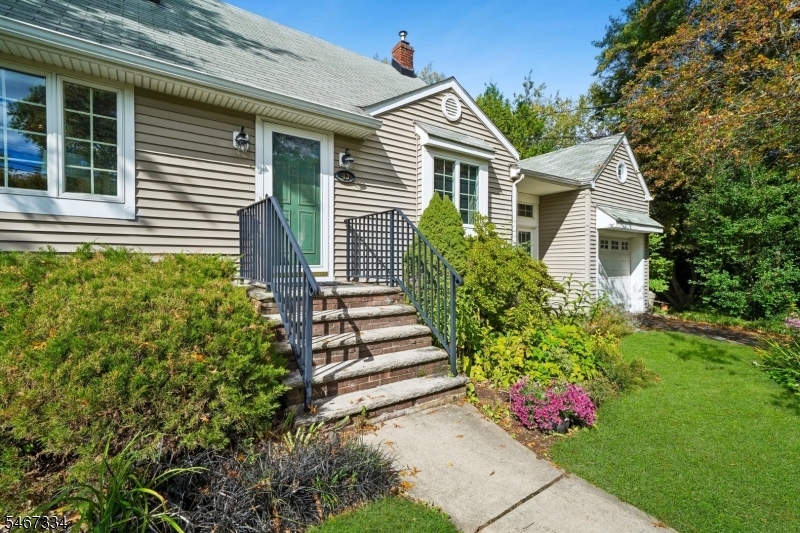 43 Miele Pl Property Photo 1