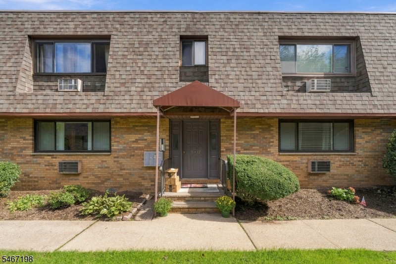 164 Diamond Bridge Ave 9 Property Photo 1