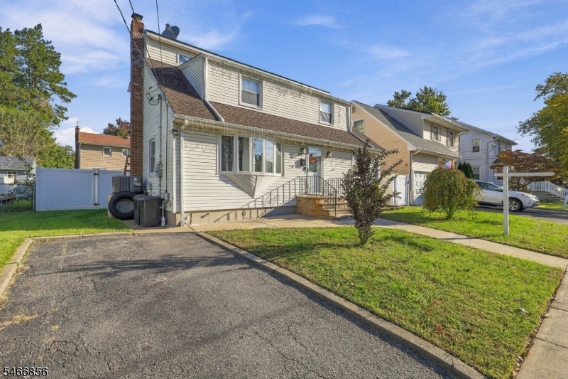 277 Orchard St Property Photo 3