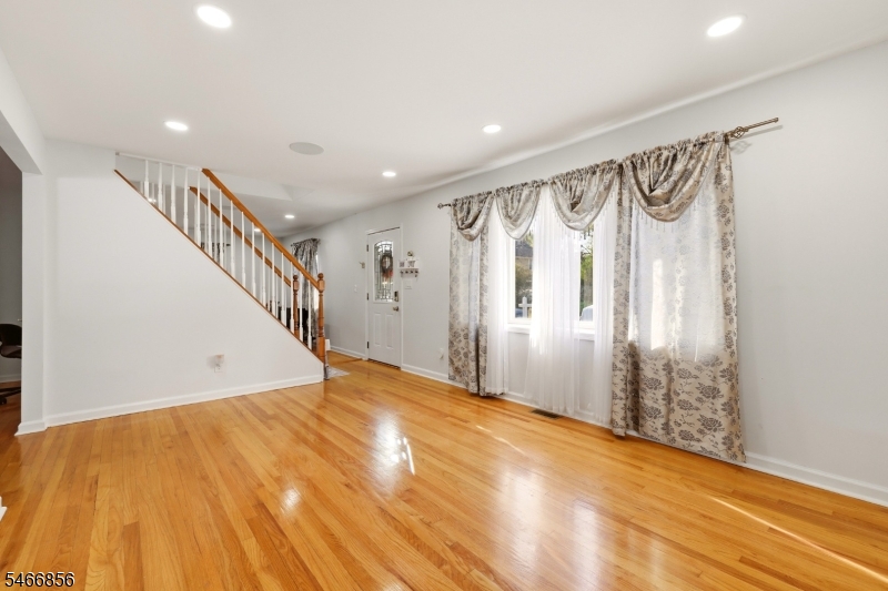 277 Orchard St Property Photo 6