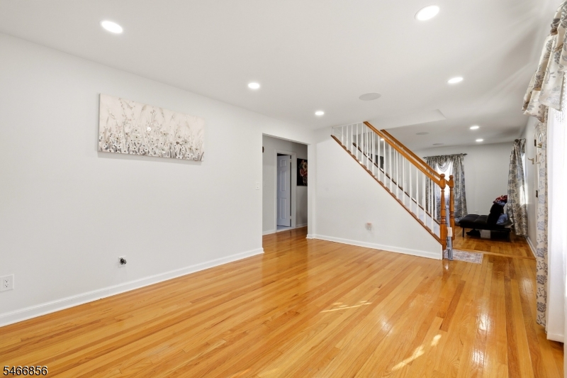 277 Orchard St Property Photo 8