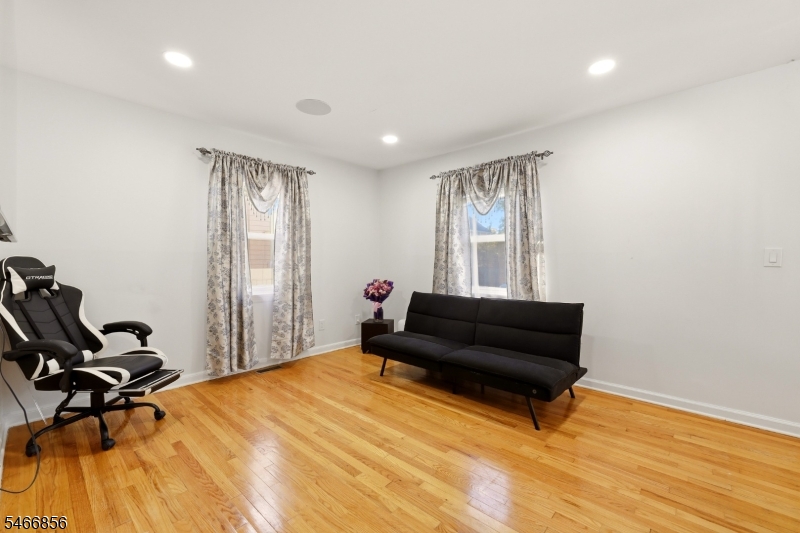 277 Orchard St Property Photo 10