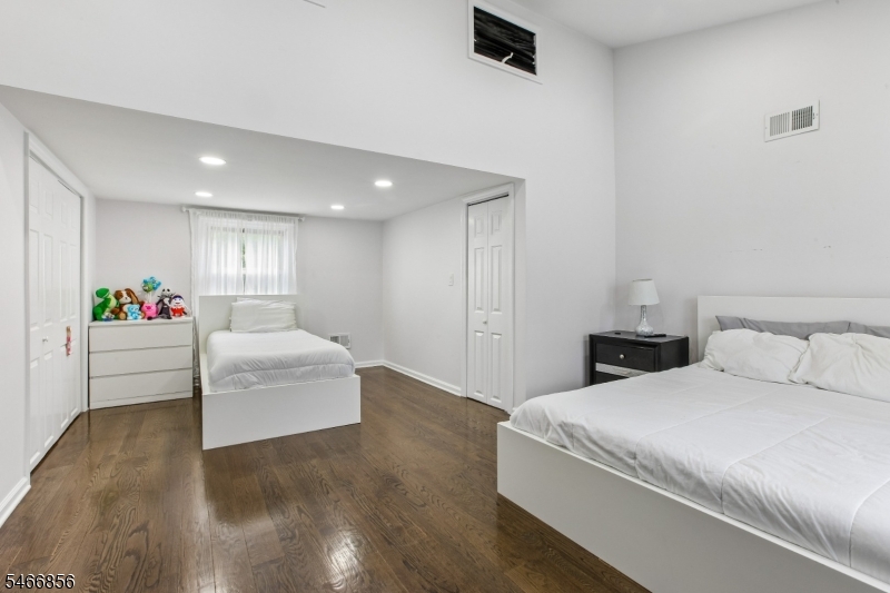 277 Orchard St Property Photo 17