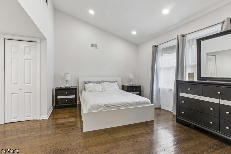 277 Orchard St Property Photo 18