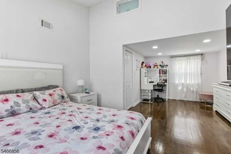 277 Orchard St Property Photo 20