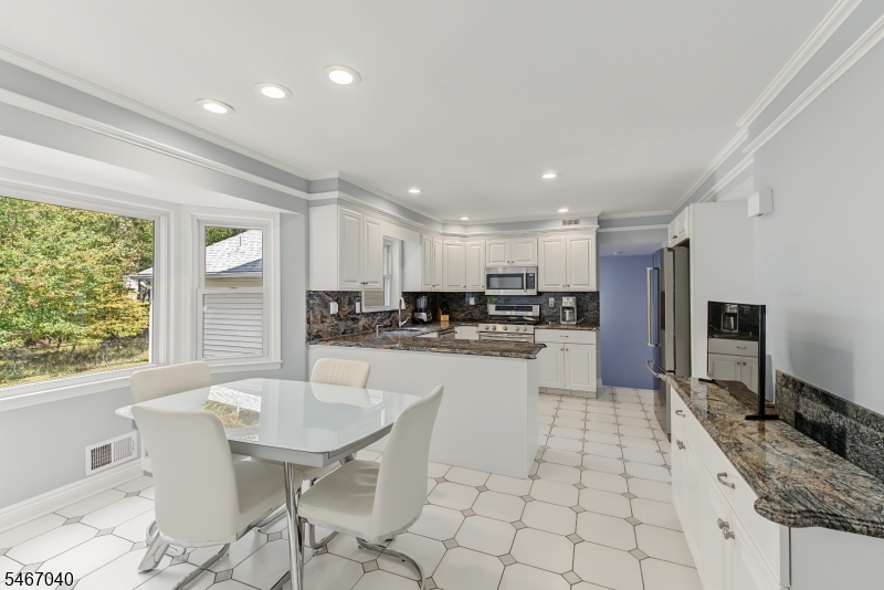 109 Meadowbrook Rd Property Photo 14