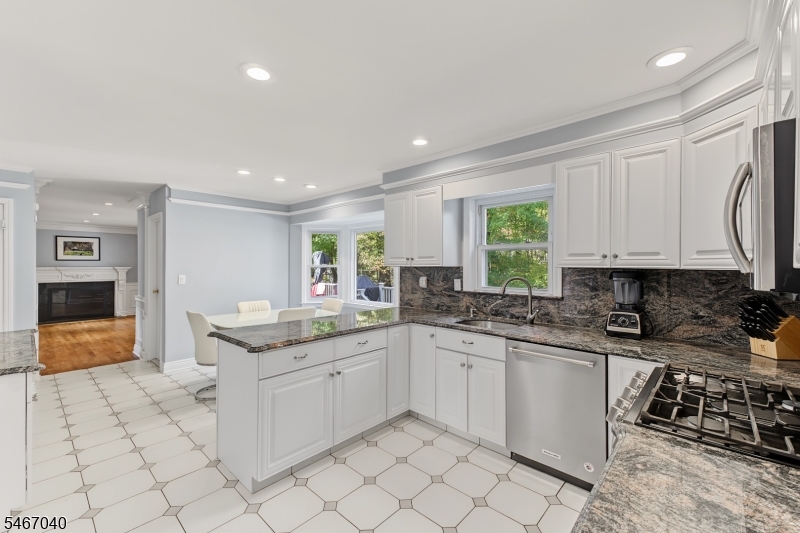109 Meadowbrook Rd Property Photo 16