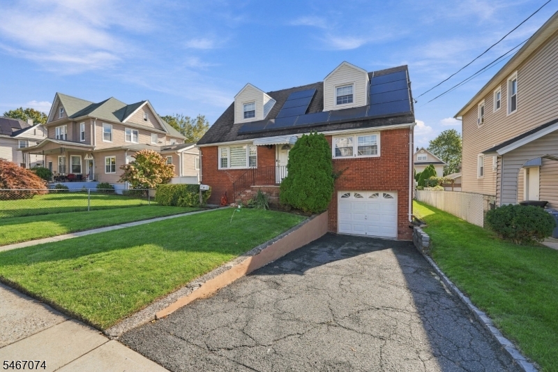 91 Laurel St Property Photo 2