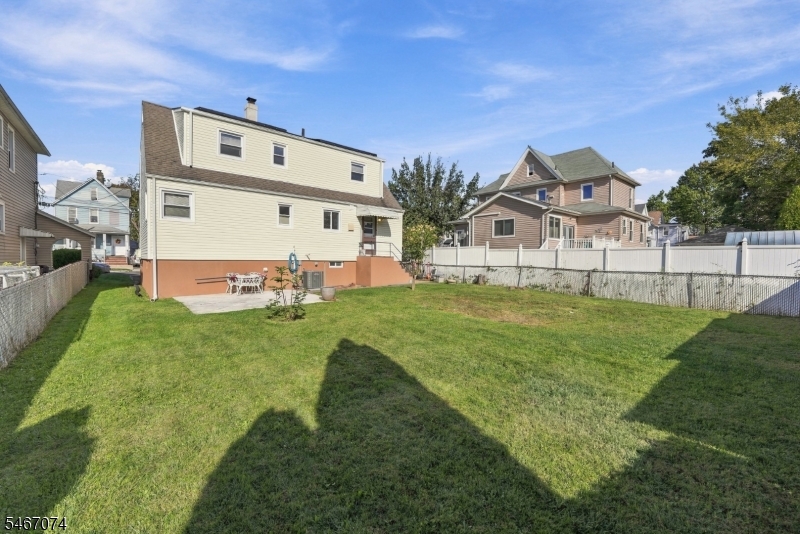 91 Laurel St Property Photo 23