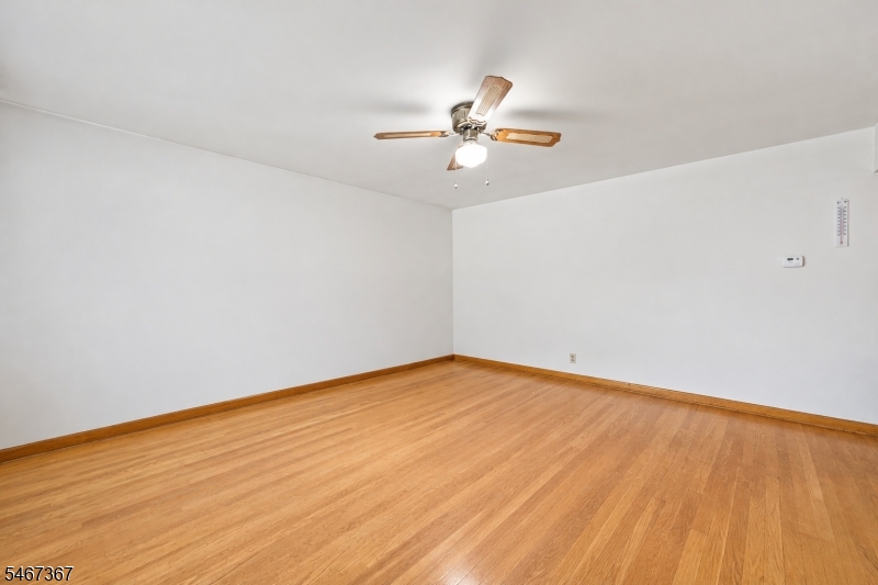 301 Valley Rd Property Photo 3