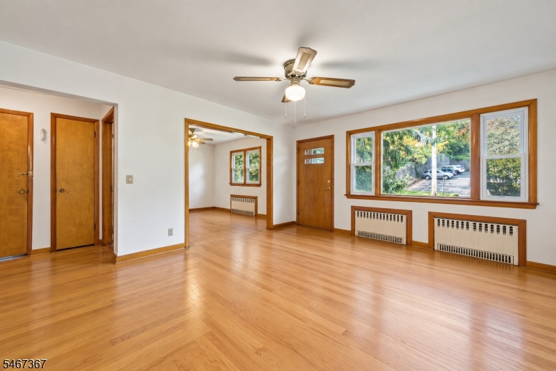 301 Valley Rd Property Photo 4