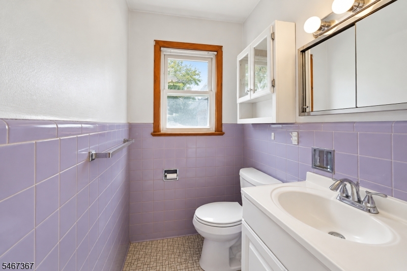 301 Valley Rd Property Photo 9