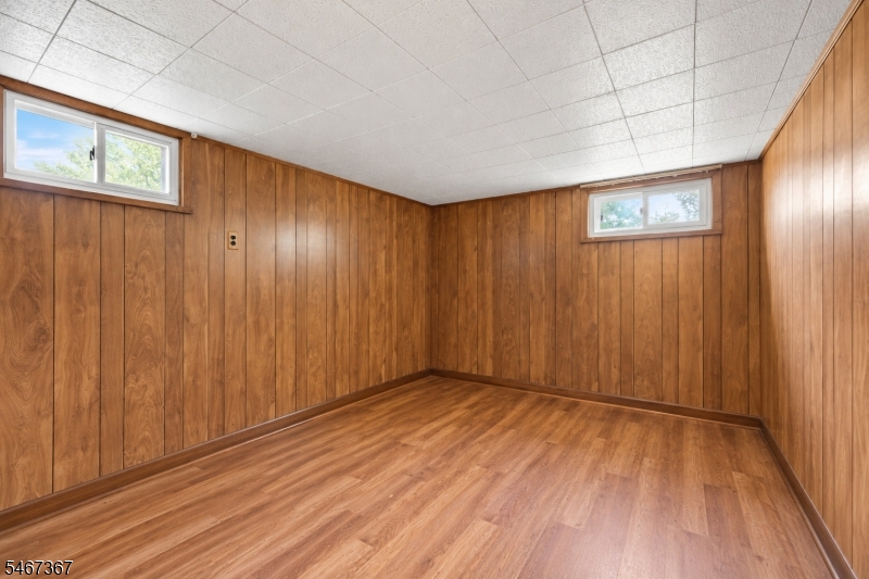 301 Valley Rd Property Photo 14