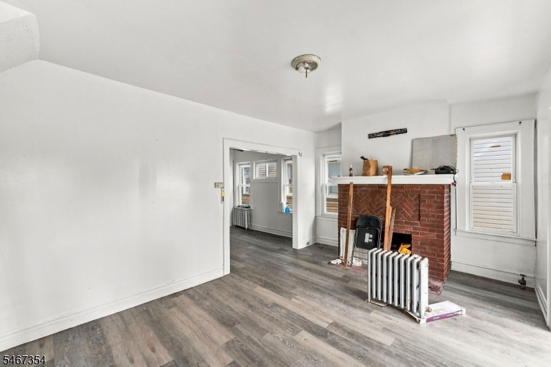 61 Rose Ter Property Photo 3