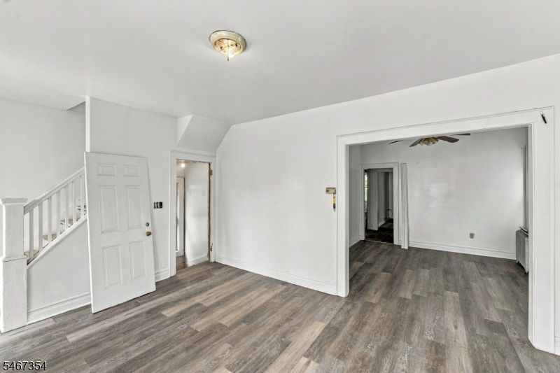 61 Rose Ter Property Photo 4