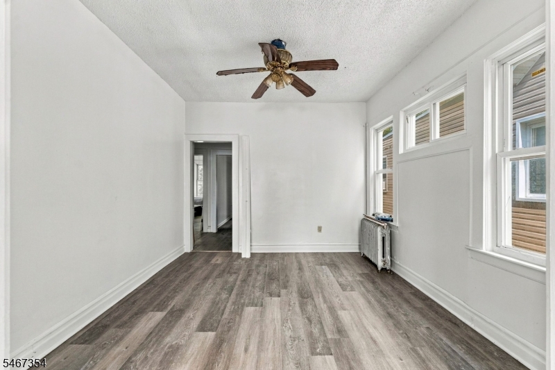 61 Rose Ter Property Photo 6
