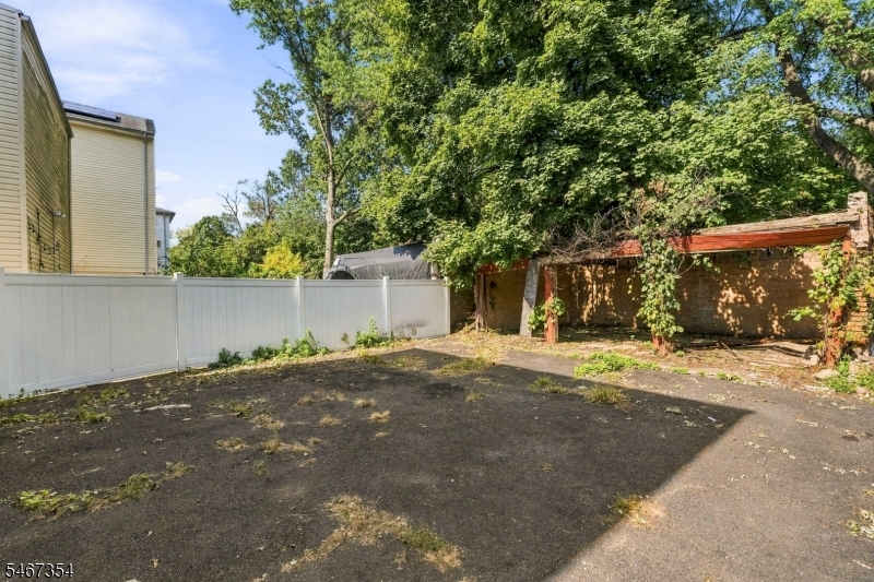 61 Rose Ter Property Photo 21
