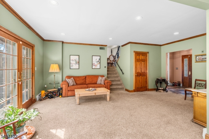 238 Saint Cloud Ave Property Photo 20