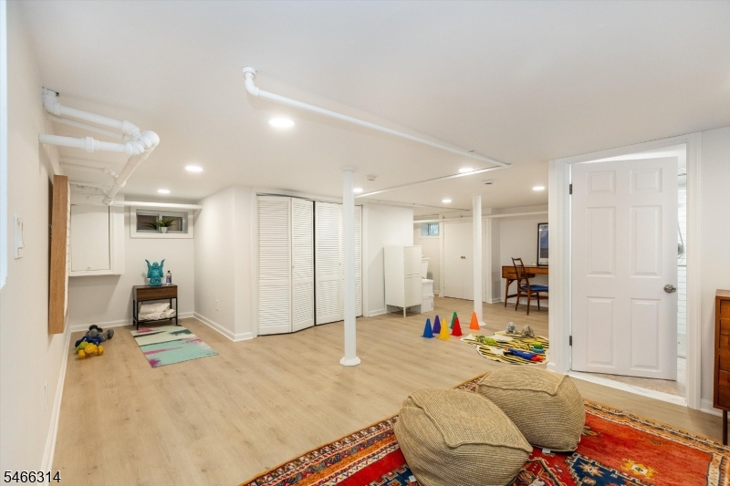 22 Euclid Pl Property Photo 40
