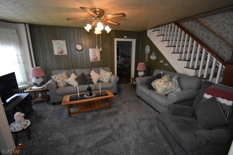 110 Lewis St Property Photo 4