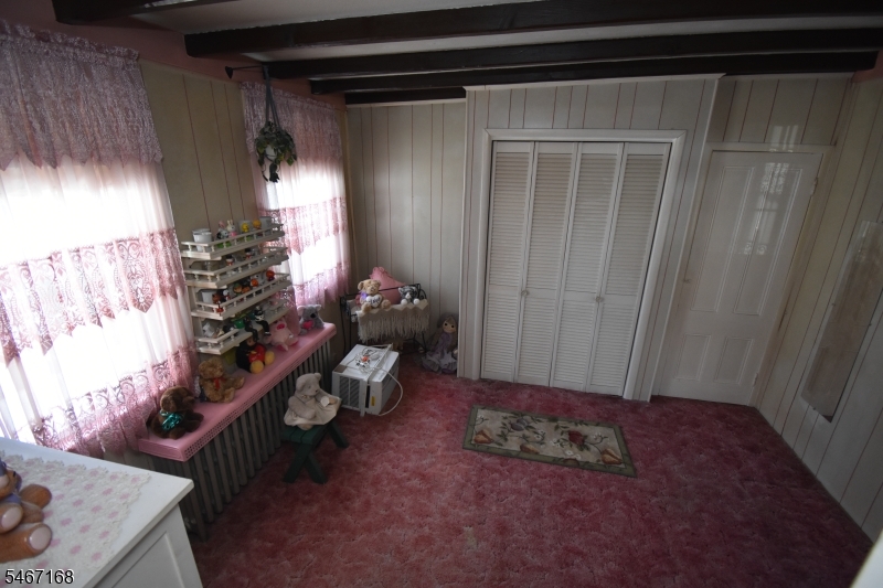 110 Lewis St Property Photo 9