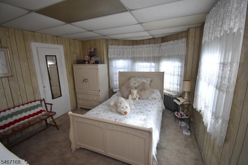 110 Lewis St Property Photo 11