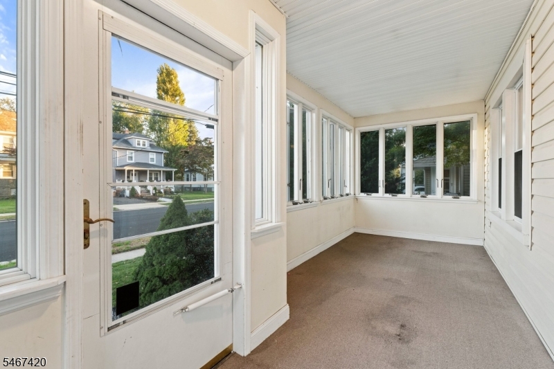 432 1st St Property Photo 5