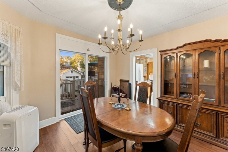 432 1st St Property Photo 12