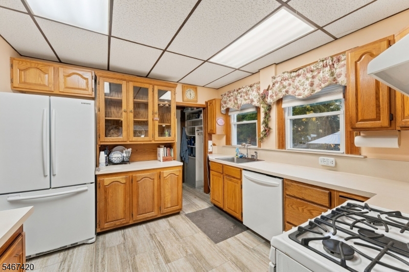 432 1st St Property Photo 15