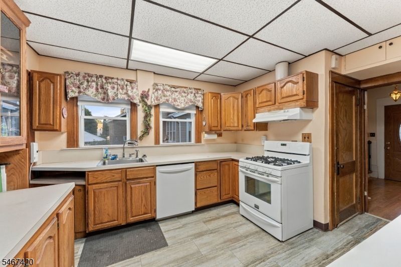 432 1st St Property Photo 16