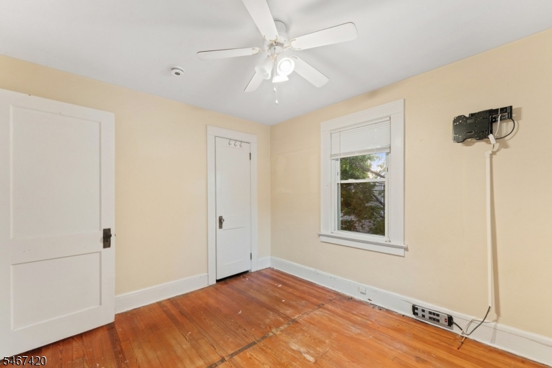 432 1st St Property Photo 24