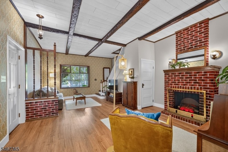 839 South Blvd Property Photo 3