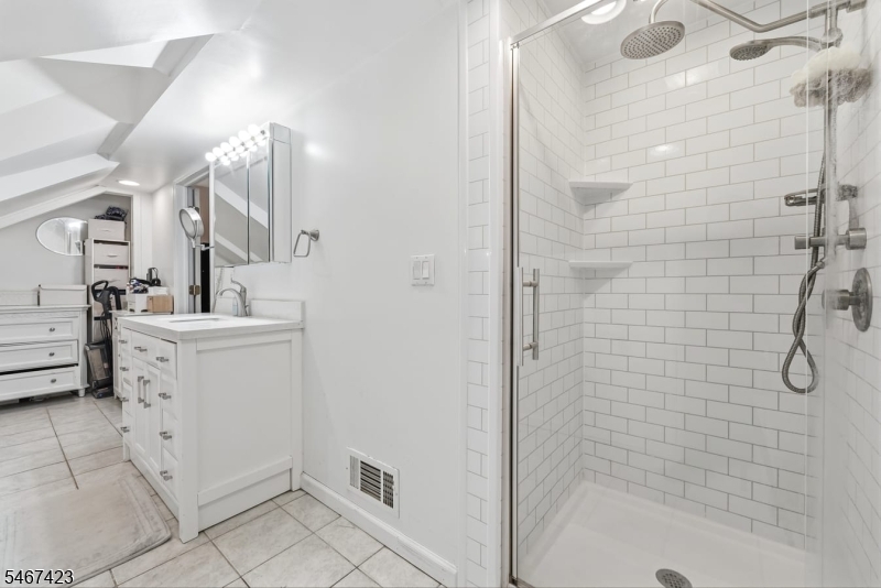 17 Windsor Ln Property Photo 26