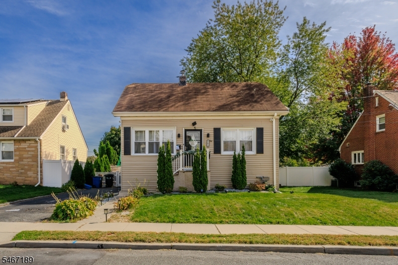 901 Garden St Property Photo 1