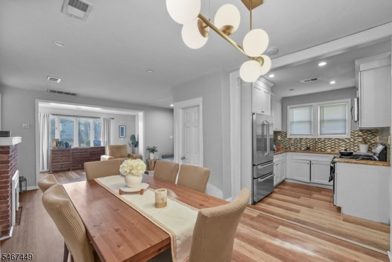1045 Madison Ave Property Photo 10