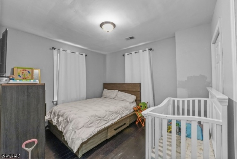1045 Madison Ave Property Photo 12