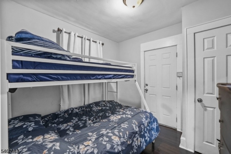 1045 Madison Ave Property Photo 15
