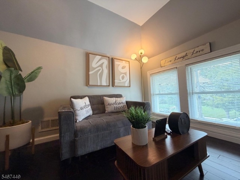 1045 Madison Ave Property Photo 31