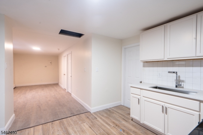 445 Summer St Property Photo 3