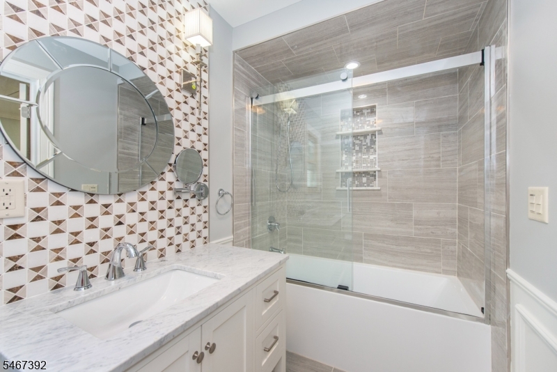 59 Bleecker St A Property Photo 10