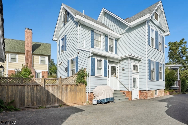 73 N Doughty Ave Property Photo 37